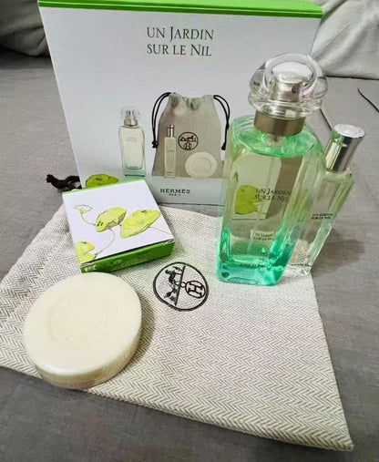 Hermes Un Jardin sur le Nil Eau de toilette gift set 100ml+15ml+50g