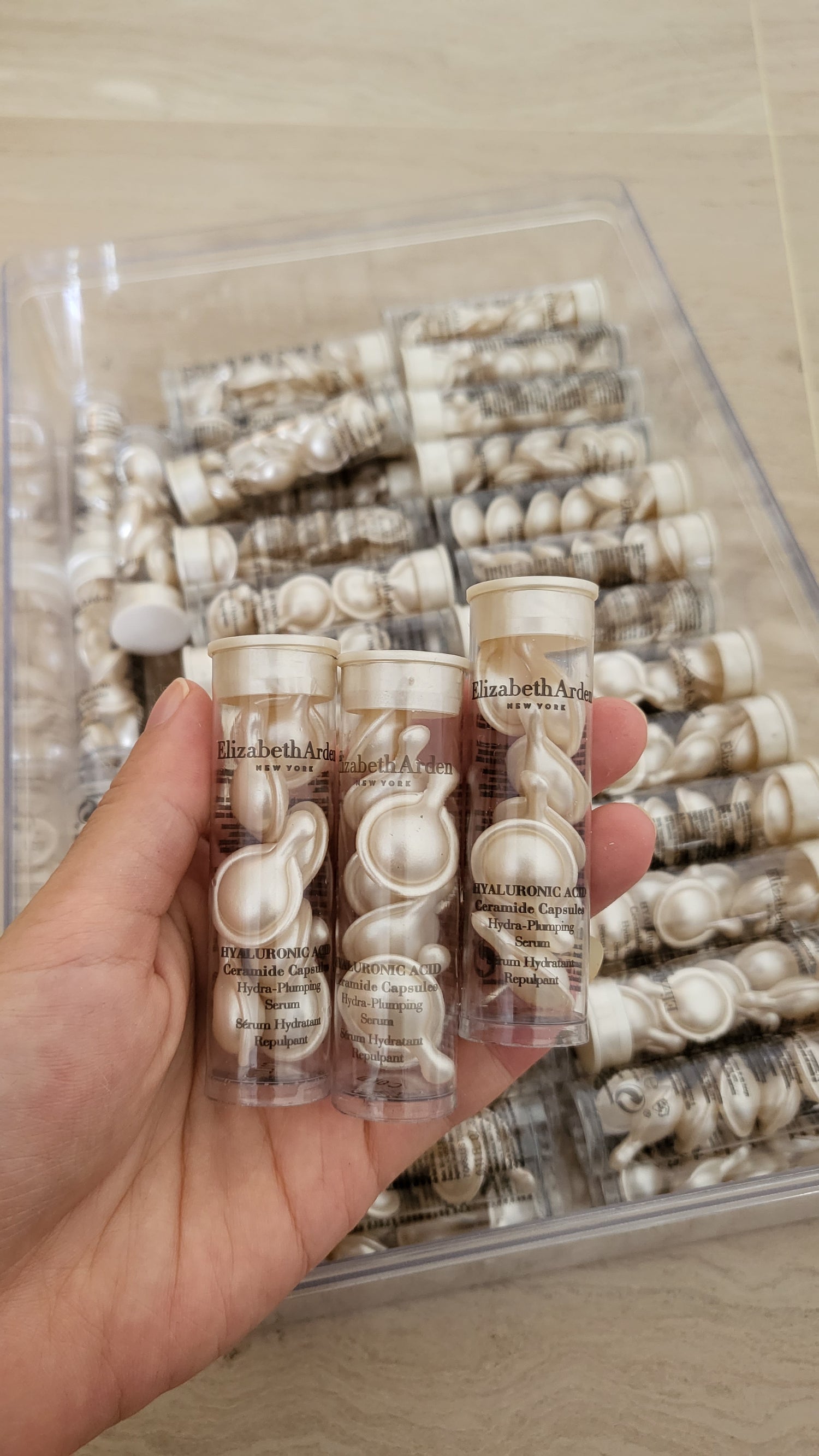 Elizabeth Arden Ceramide Hyaluronic Acid Hydra-Plumping Serum 7 Capsules, Bundle of 4