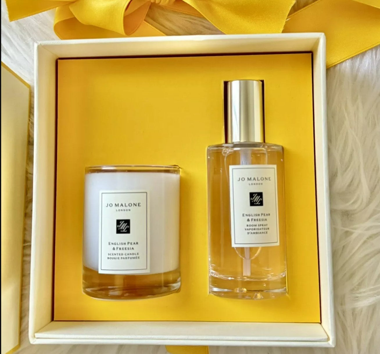Jo Malone London English Pear &amp; Freesia Home Collection Candle 65g &amp; Room Spray 45ml Box Set